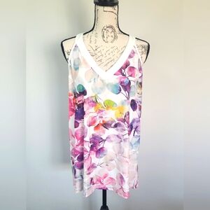 Lily tank vee-neck in floral pattern in XL